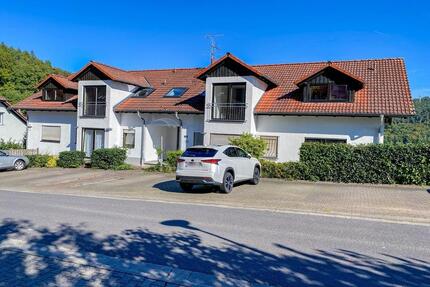 Helle 3-Zimmer-Dachgeschosswohnung mit Dachterrasse in Höchst - Höchst im Odenwald