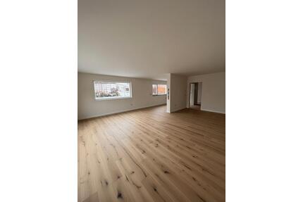 Moderne Doppelhaushälfte (183 m²) - Thaining