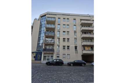 Wohnung zum Mieten in Leipzig 350,00 € 8 m²