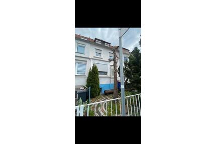 Kleines Reihenhaus in Bergen, Enkheim, zu vermieten - Frankfurt am Main Bergen-Enkheim