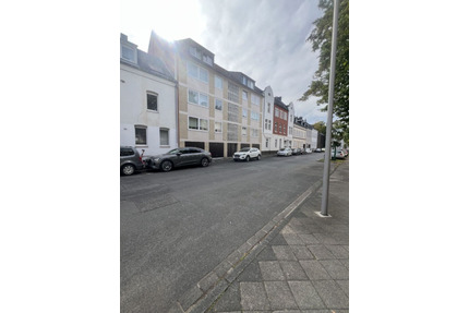 Helle 2-Zimmer-Dachgeschosswohnung in Düsseldorf Benrath