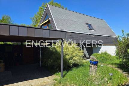 Individuelle Architektur in schönster Randlage . EFH mit Entwicklungspotential, Garten und Carport - Rottenburg am Neckar