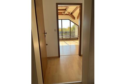 Attraktive 3-Zimmer-Wohnung mit Fernblick, Südbalkon und Garage - Warburg