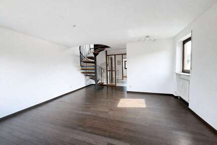 Wohnung zum Kaufen in Stuttgart Zuffenhausen 339.000,00 € 69 m² - Stuttgart / Zuffenhausen