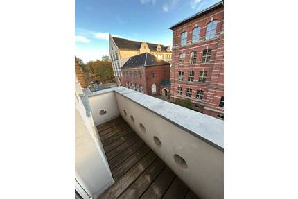 Großzügige 3-Zimmer mit Laminat, Wannenbad mit Fenster und Balkon in zentraler Lage - Chemnitz Sonnenberg