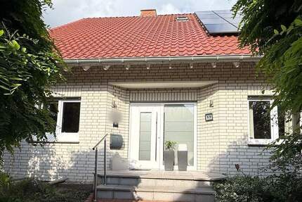 Luxuriöses Einfamilienhaus mit Garten, Wintergarten und Sauna in Paderborn