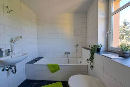 Aufgepasst - neu sanierte, niedliche 3-Zimmer-Dachgeschosswohnung im oberen Ortsteil von Jahnsdorf - verfügbar - Jahnsdorf/Erzgeb.