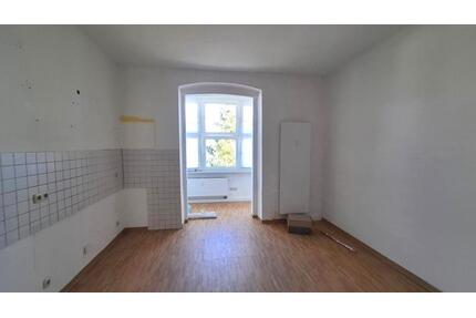 Tolle Etagen- Dachgeschosswohnung mit Nebenraum. Hier in Huttrop wohnt man gerne und zentral - Essen