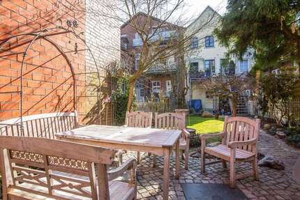 Haus zum Kaufen in Buxtehude 849.000,00 € 214 m²