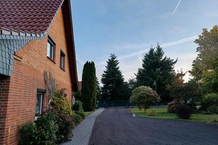 Doppelhaushälfte mit Potential - 289.000,00&nbsp;EUR Kaufpreis, ca.&nbsp; 180,00&nbsp;m&sup2; in Boizenburg/Elbe (PLZ: 19258)