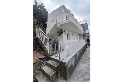 ZWEI HÄUSER AN DER STRANDMEILE SUTOMORE MONTENEGRO ZU VERKAUFEN - Karlsruhe