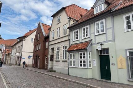 Lüneburger Altstadt: Dachgeschosswohnung mit Altbau-Charme