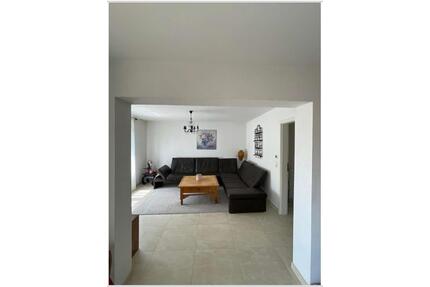 *von Privat* Exklusive 6-Raum-Wohnung mit Balkon und Einbauküche - Stuttgart Neuwirtshaus