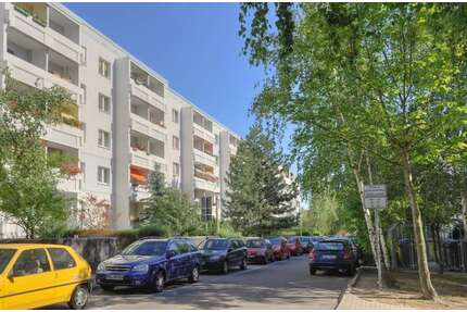 Wohnung zum Mieten in Halle 350,00 € 56.98 m²