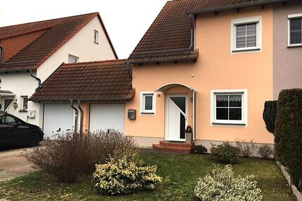 Wohntraum zu verkaufen - moderne DHH mit Garage und Garten - Lohsa