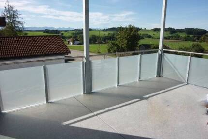 Traumhafter Bergblick! Moderne, sonnige Wohnung mit Garten und großem Terrassenbalkon. - Rott