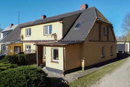 Haus zum Kaufen in Gülzow-Prüzen 69.000,00 € 106.28 m²