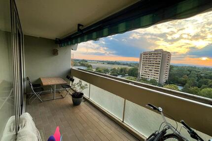 Großzügige 3-Zimmer-Wohnung mit Balkon, Einbauküche & Stellplatz - Neuhofen