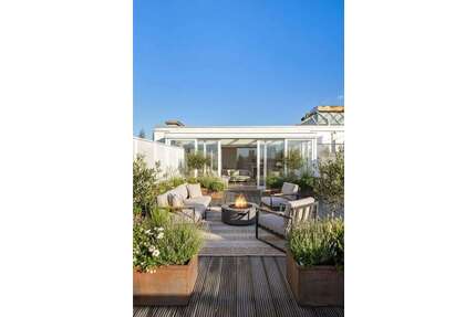 Wohnung zum Kaufen in Hamburg 2.390.000,00 € 220.79 m²