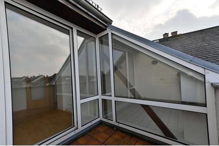 Besondere Dachgeschosswohnung in Chemnitz mit Balkon und toller, heller Küche zu vermieten