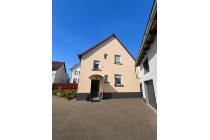 Hier wartet Ihr nächstes Projekt! Einfamilienhaus mit Nebengebäude in Rodgau.