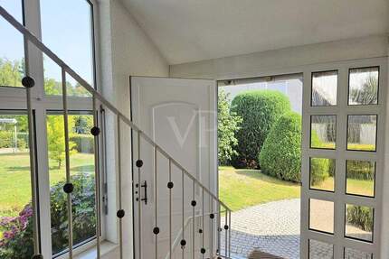 Für Naturliebhaber - solides Einfamilienhaus mit großem Grundstück und Garage in idyllischer Lage. - Usingen