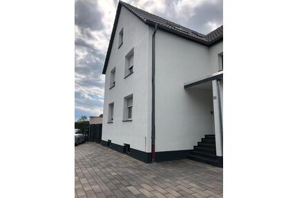 1 Familienhaus mit 3 Wohneinheiten in Bad Lippspringe