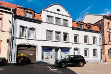 Mehrfamilienhaus mit Entwicklungspotenzial im Zentrum - Landstuhl