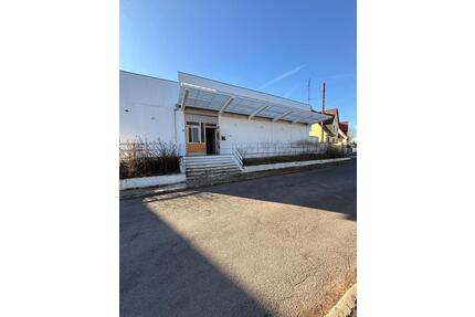 LagerhalleGewerbehalle 400 m² in Voigtstedt – Laderampe, Starkstrom, Hof, Carports - Artern