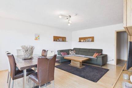 Gepflegte 4-Zimmer-Wohnung mit Balkon, eigenem Garten - Sankt Wolfgang Armstorf