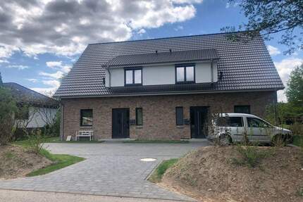 Eine Neubau Doppelhaushälften KfW40 in gesuchter Lage - Ammersbek / Hoisbüttel Lottbek