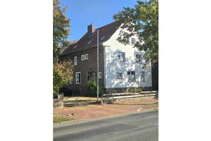 Haus zum Kaufen in Ebstorf 450.000,00 € 250 m²