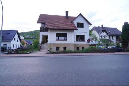 Zweifamilienhaus mit vielen Möglichkeiten in Marsberg-Bredelar - Marsberg / Bredelar