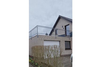 Sanierte Dachgeschosswohnung mit toller Dachterrasse zentral in Surwold