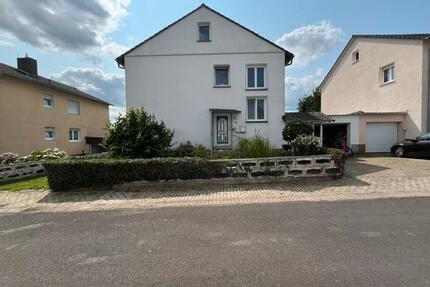 Zweifamilienhaus - 280.000,00&nbsp;EUR Kaufpreis, ca.&nbsp; 180,00&nbsp;m&sup2; in Fritzlar (PLZ: 34560)