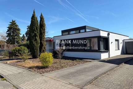 Haus zum Kaufen in Korschenbroich-Neersbroich 890.000,00 € 164 m²