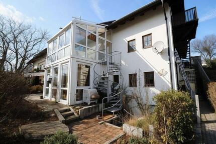 Wohnen mit Hauscharakter! Großzügige Wohneinheit in ruhiger und grüner Umgebung - Buchbach