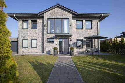 Haus zum Kaufen in Harrislee 1.200.000,00 € 240 m²