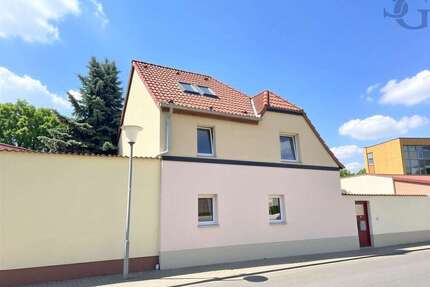 Haus zum Kaufen in Landsberg 110.000,00 € 110 m²
