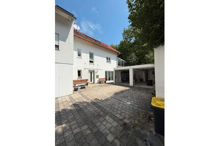 Idyllische Doppelhaushälfte mit Einliegerwohnung - Reutlingen Sondelfingen