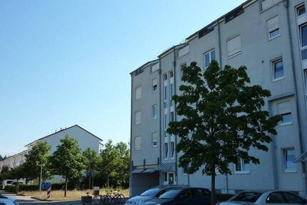 Lichtdurchflutete Dreizimmerwohnung in ruhiger Lage beim Badeniaplatz von Privat - Karlsruhe Oberreut