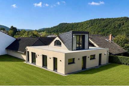 Haus zum Kaufen in Wiltingen 699.000,00 € 290 m²