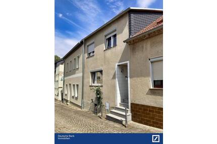 Solides Zuhause mit Terrasse und Innenhof ! - Sangerhausen