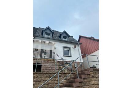 Haus zu vermieten - 1.000,00&nbsp;EUR Kaltmiete, ca.&nbsp; 160,00&nbsp;m&sup2; in Rammelsbach (PLZ: 66887)