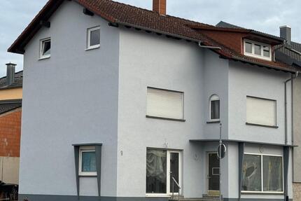 **Charmante Dachgeschosswohnung mit sichtbaren Holzbalken** - Ubstadt-Weiher