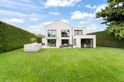 Haus zum Kaufen in Köln 1.495.000,00 € 200 m²