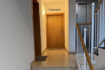 Schön geschnittene frisch renovierte 2-Zimmer-Wohnung - Germering