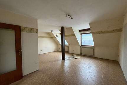 Wohnung zum Kaufen in Mannheim-Rheinau 185.000,00 € 94 m²