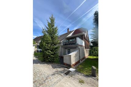 Schöne 3-Raum-Wohnung mit Balkon, Einbauküche & Garagen in ruhiger Lage von Eibau - Kottmar