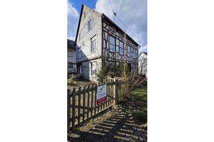 Bauernhaus mit Scheune renovierungsbedürftig - Raversbeuern